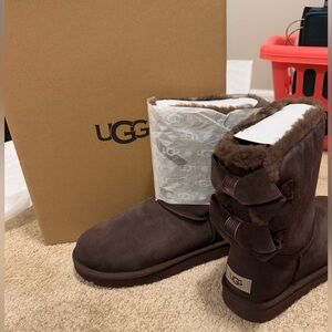 Authentic UGG Bailey Bow W8